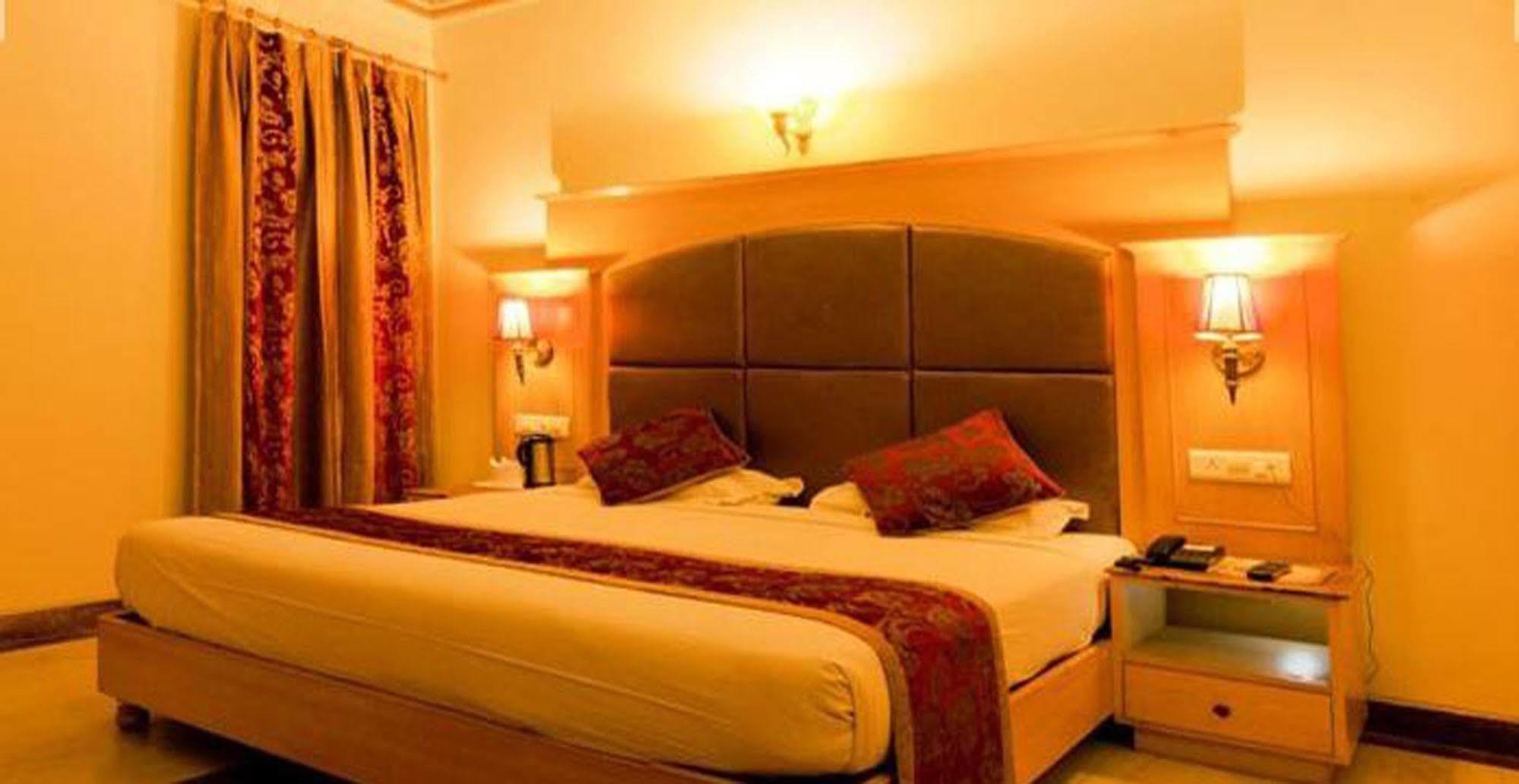 Nahargarh Haveli-Near Train Station Metro Hotel Jaipur Eksteriør billede